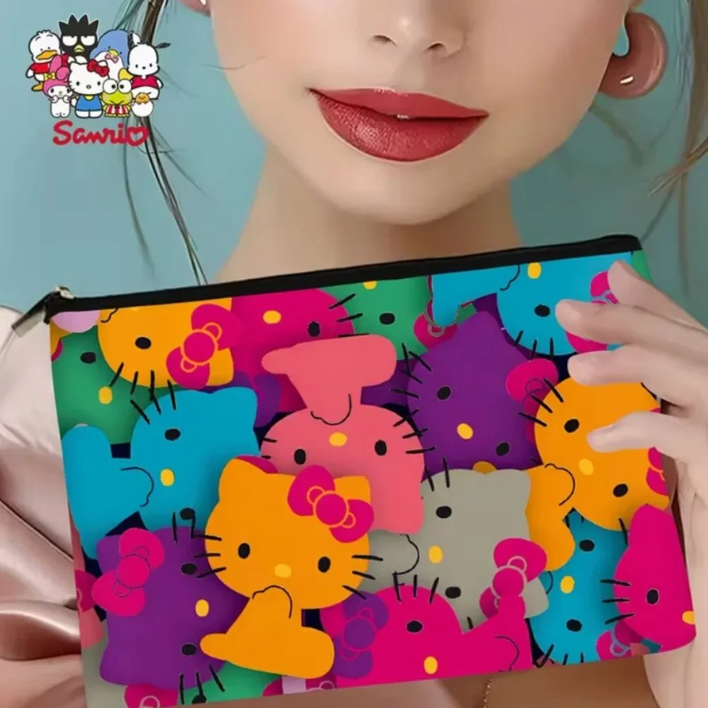 🧸 Hello Kitty - School Supplies (or Makeup Bag)